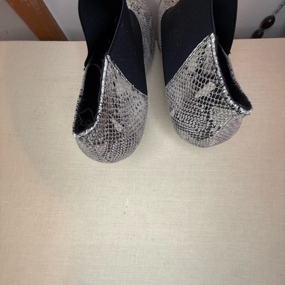 Andrew Geller Vienna Kitten Heel Snakeskin- Print Booties - 8 - Picture 6 of 7